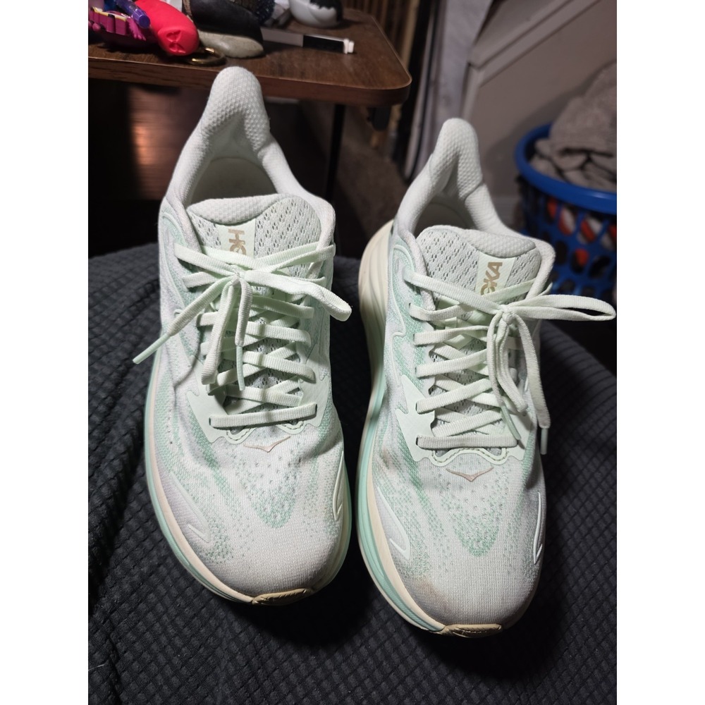 Hoka Clifton 9.5 -- Running Shoes
